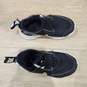 Nike Kids Black and White Slip-On Sneakers